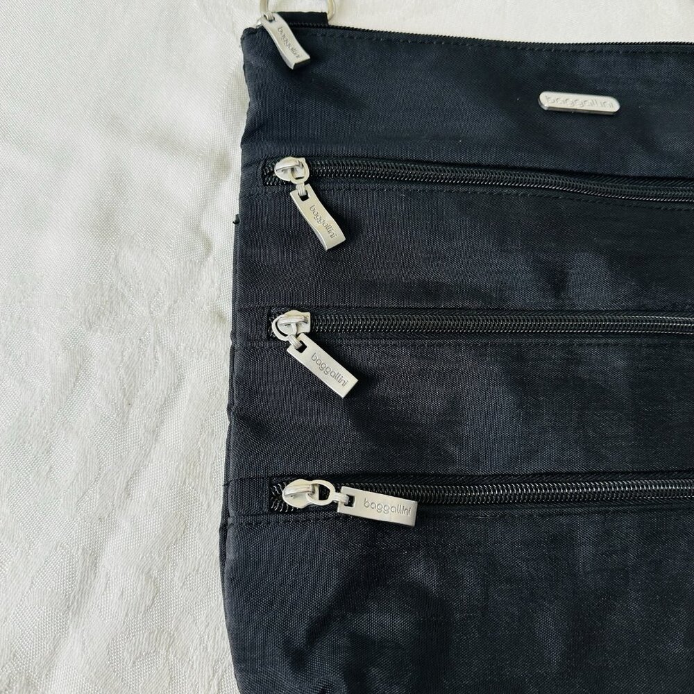 Baggallini Big Zip Crossbody Purse Lots of Pockets Nylon Wide Strap Lined 11” - Picture 3 of 14